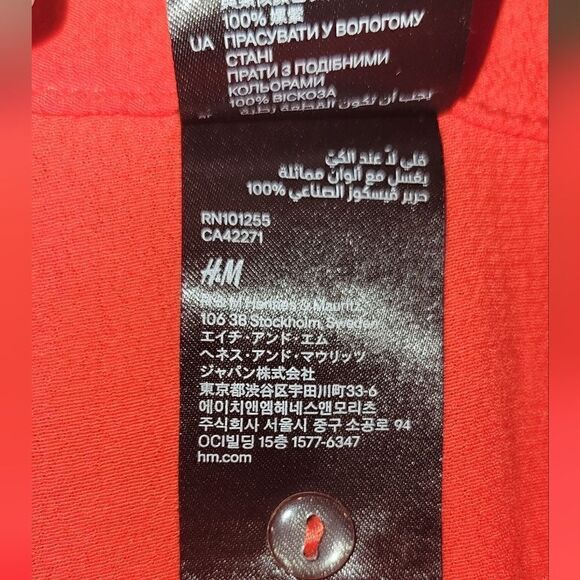 NWOT H&M Red Flutter Ruffle Shorts 10 - Picture 12 of 13